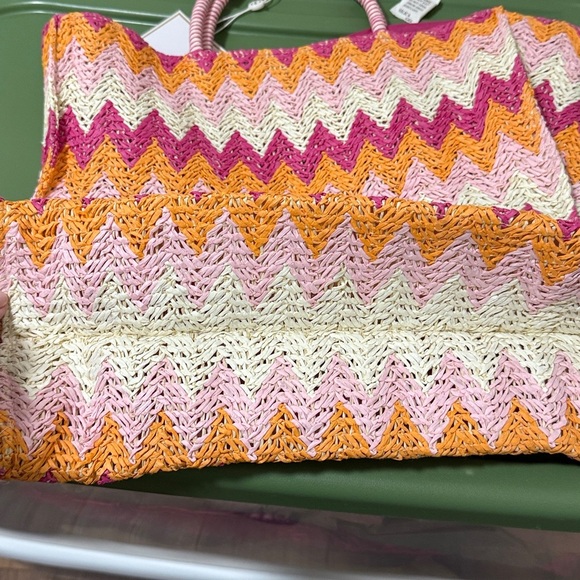 NWT Shiraleah Cosima Straw/Paper Large Tote Bag with Chevron Pattern. - Picture 6 of 7